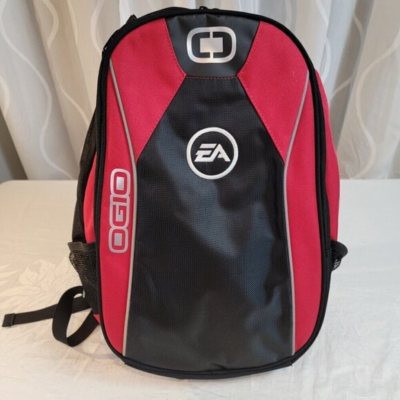 OGIO x EA SPORTS Backpack - Red and Black - Great Condition! - Picture 3 of 13